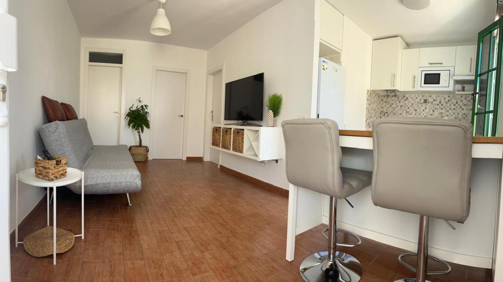 Ideal 3 Apartament *